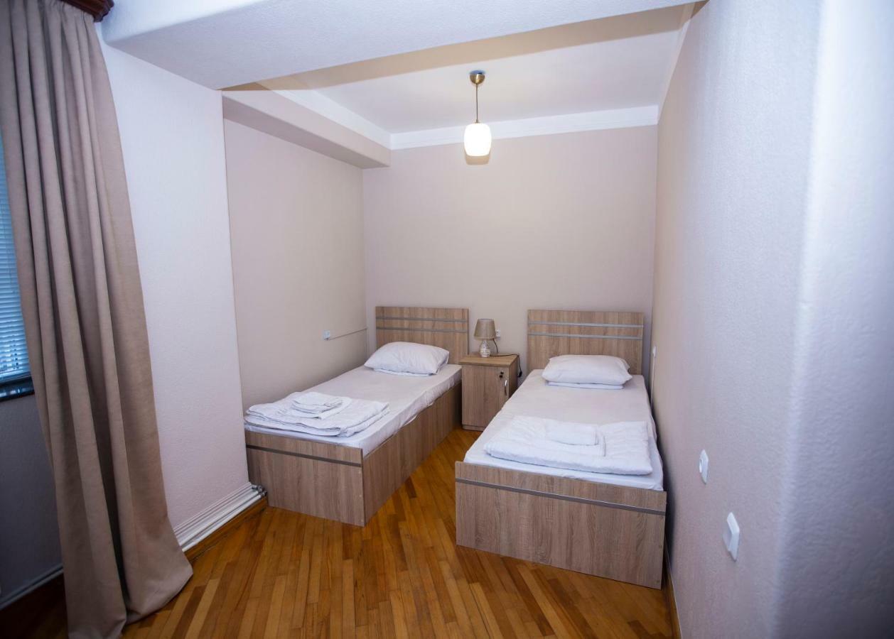 Sweet Sleep Hostel Yerevan Ngoại thất bức ảnh